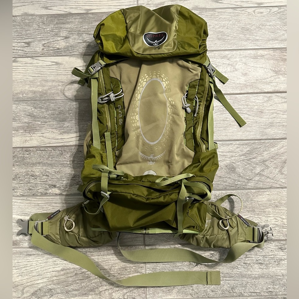Osprey Green Aura 65 Womens 18-21” Large Backpack $325 excellent